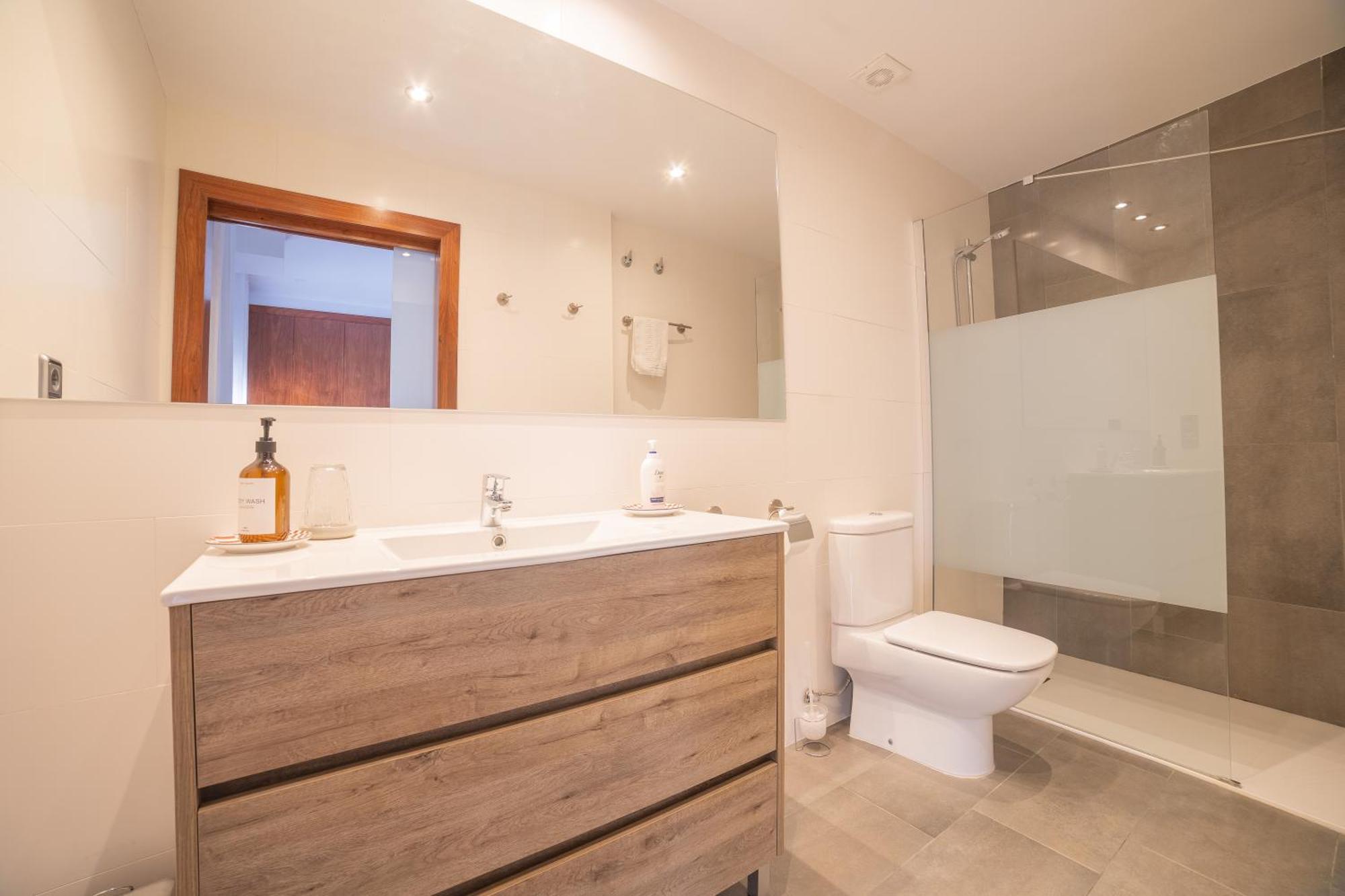 Mazi Apartments Colon Vic Exteriör bild
