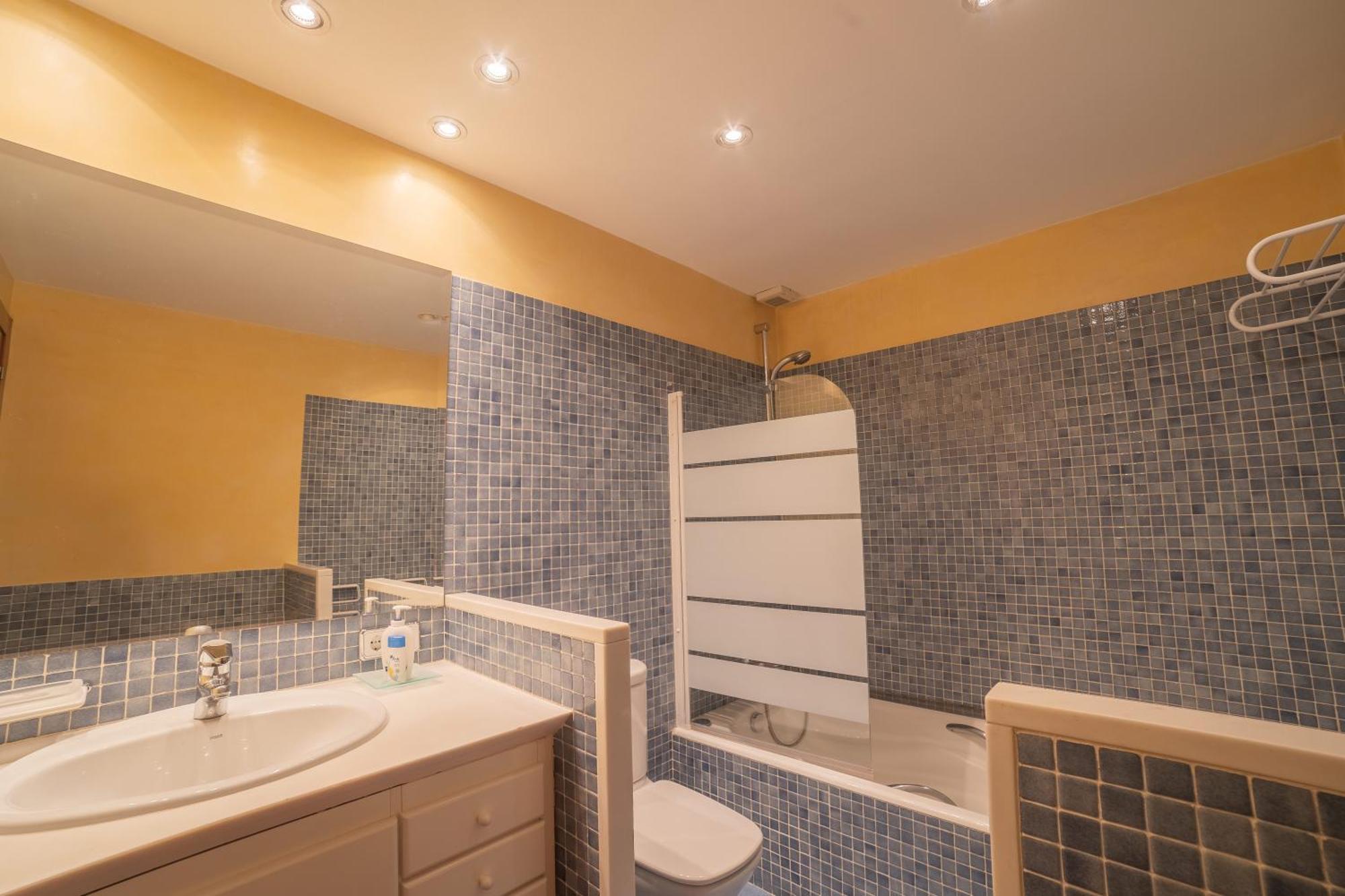 Mazi Apartments Colon Vic Exteriör bild