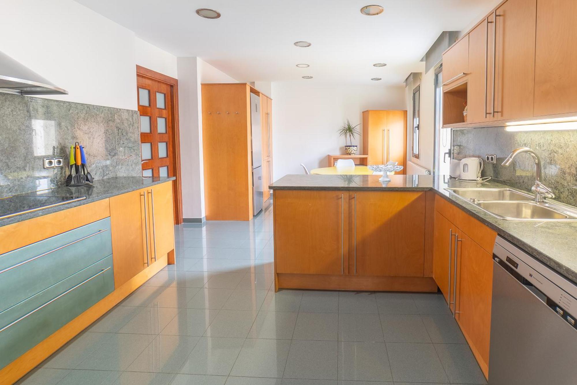 Mazi Apartments Colon Vic Exteriör bild
